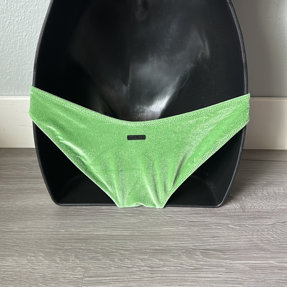 Green velvet Normal coverage bottom. - Picture 6 of 8